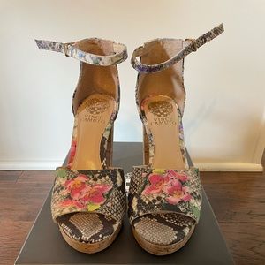 VINCE CAMUTO FLORAL PLATFORM HEELS